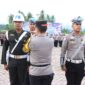 Penyematan pita operasi dilakukan kepada perwakilan Satlantas, Subdenpom IM/1-3 Sigli, dan Satpol PP sebagai simbol dimulainya operasi. Oleh Kapolres AKBP Ahmad Faisal Pasaribu (17-11) , Foto. Humas Polres Pijay.