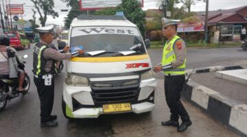 Ops Zebra Toba 2025, Sat Lantas Polres Pematangsiantar Sosialiasi di Jalan Parapat