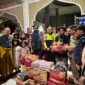 Foto dok pemberian bantuan kepada masyarakat.