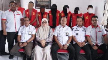 SATPOL PP dan WH Aceh Besar Limpahkan 7 Muda-Mudi Pelanggar Syariat ke Kejari Jantho