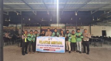 Kasat Lantas Polres Pelabuhan Belawan AKP Andi K. Barus Sapa Pengemudi Ojek Online Di Marelan, Ajak Disiplin Tertib Berlalu lintas