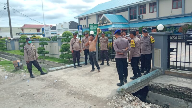 filter: 0; jpegRotation: 0; fileterIntensity: 0.000000; filterMask: 0; module:0facing:0; 
hw-remosaic: 0; 
touch: (-1.0, -1.0); 
modeInfo: ; 
sceneMode: Auto; 
cct_value: 0; 
AI_Scene: (-1, -1); 
aec_lux: 135.0; 
hist255: 0.0; 
hist252~255: 0.0; 
hist0~15: 0.0;