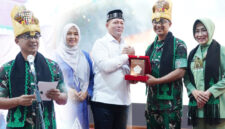 Mayor Jenderal TNI Joko Hadi Susilo, S.I.P., didampingi Ketua Persit Kartika Chandra Kirana Daerah Iskandar Muda, Ny. Tri Joko Hadi Susilo, melaksanakan kunjungan silaturahmi dengan Bupati Aceh Utara, H. Ismail A. Jalil, S.H., M.M., dan Wali Kota Lhokseumawe, Dr. Sayuti Abubakar, S.H., M.H., di Pendopo Bupati Aceh Utara, Jumat (07/11/2025).