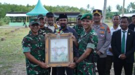 Mayor Jenderal TNI Joko Hadi Susilo, S.I.P., melaksanakan kunjungan kerja ke satuan Yonif Teritorial Pembangunan 853/BRB yang berlokasi di Kampung Keude, Kecamatan Peudawa, Kabupaten Aceh Timur, pada Jumat (07/11/2025).