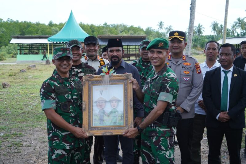 Mayor Jenderal TNI Joko Hadi Susilo, S.I.P., melaksanakan kunjungan kerja ke satuan Yonif Teritorial Pembangunan 853/BRB yang berlokasi di Kampung Keude, Kecamatan Peudawa, Kabupaten Aceh Timur, pada Jumat (07/11/2025).
