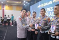 Irjen Pol. Drs. Marzuki Ali Basyah, menekankan pentingnya pengawasan internal serta keseimbangan antara penegakan hukum dengan edukasi kepada masyarakat. Hal tersebut disampaikan Kapolda saat membuka Rapat Kerja (Raker) dan Evaluasi Fungsi Lalu Lintas di Hotel Amel Convention Hall, Kota Banda Aceh, Jumat, 7 November 2025.