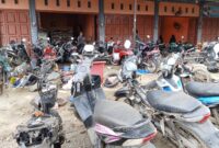 Deretan Sepeda Motor rusak akibat banjir di salah satu bengkel di Pidie Jaya.(11/01). Foto.Jurnalis TLii 