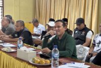 Dalam rapat, para keuchik menyampaikan kondisi riil di lapangan. Hampir seluruh gampong terdampak menyatakan warganya menolak huntara dan memilih langsung hunian tetap (huntap).