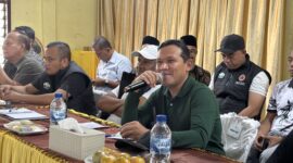 Dalam rapat, para keuchik menyampaikan kondisi riil di lapangan. Hampir seluruh gampong terdampak menyatakan warganya menolak huntara dan memilih langsung hunian tetap (huntap).