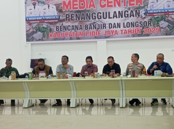 Melalui masa transisi 90 hari ini, Bupati Sibral berharap proses rehabilitasi berjalan terarah, pelayanan publik kembali normal, serta aktivitas ekonomi masyarakat pulih bertahap.