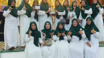 Al Akbar Pimpinan Bunda Sarmini, Sang Jawara Hadroh : Hadiri Silaturahmi Tarhib Ramadhan LASQI NJ Cibinong