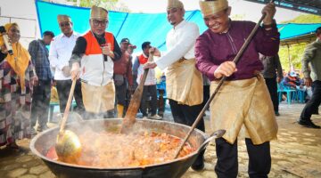 Presiden PKS Meugang Bersama Penyintas Banjir di Aceh Tamiang