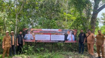 Polres Pidie Jaya Perkuat Edukasi Karhutla, Satreskrim Bersama DLHK Aceh Pasang Spanduk Imbauan Humanis