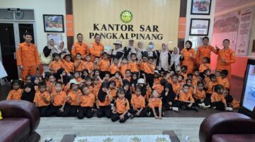 Belajar Jadi Berani Sejak Dini, Siswa TKN 1 Simpang Rimba “Sekolah” di Basarnas