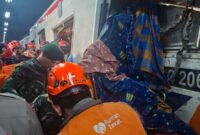 Rumah Zakat Terjunkan Relawan Bantu Evakuasi Korban Kecelakaan KRL di Bekasi Timur