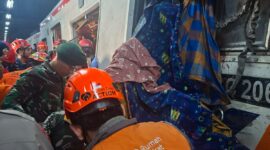 Rumah Zakat Terjunkan Relawan Bantu Evakuasi Korban Kecelakaan KRL di Bekasi Timur