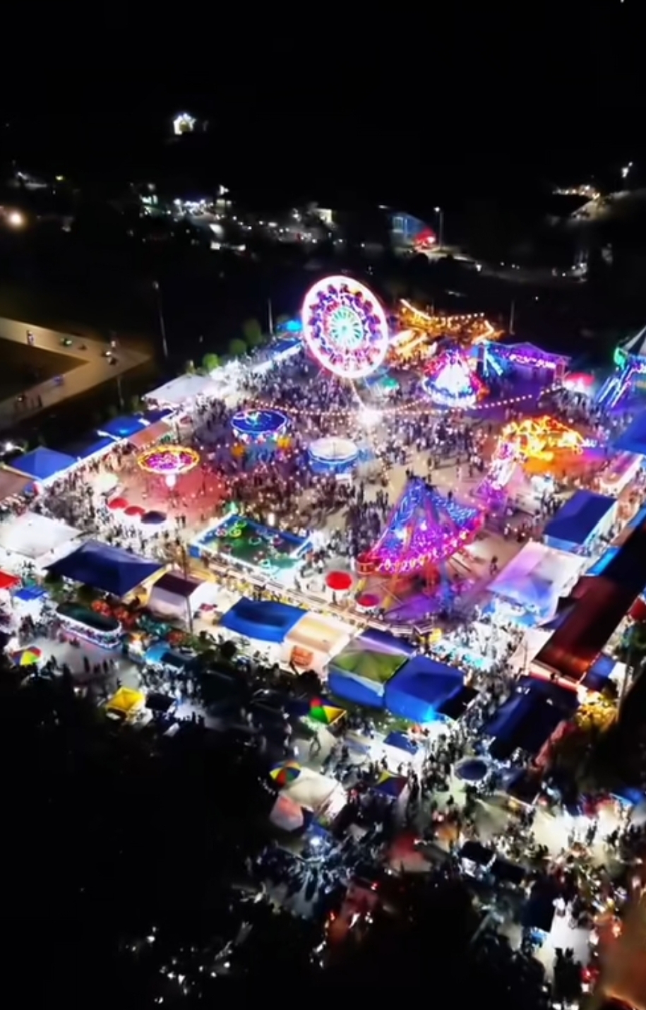 SUASANA PASAR MALAM IDI RAYEUK