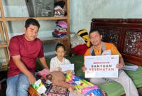 Tim Rumah Zakat Sambangi Putri Raisa Aceh Besar Penderita Tumor Kaki, Berikan Bantuan Kesehatan dan Harapan Baru