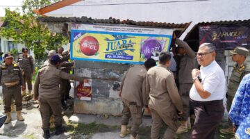 Ekonomi Sulit, Dagangan Rakyat Digusur