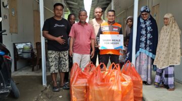 263 Paket Makanan Siap Saji Disalurkan LaunchGood & Rumah Zakat untuk Penyintas Banjir Pidie Jaya