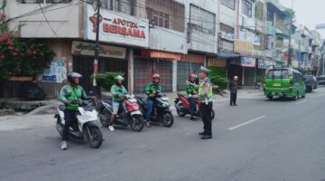 Sat Lantas Polres Pematangsiantar Laksanakan Binluh dan Dikmas Lantas kepada Pengendara Gojek