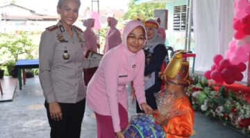 Kapolres Pematangsiantar Hadiri Pentas Seni dan Pelepasan Murid TK Kemala Bhayangkari 06
