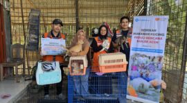 Rumah Zakat Berasama Kitabisa.com Salurkan Bantuan Pakan dan Pengobatan untuk Kucing Terdampak dan Penyintas Banjir