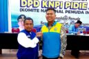 Sekretaris Karateker DPD KNPI Pidie Jaya, Nursaady Ibrahim bersama Ketua Terpilih DPD KNPI Pidie Jaya Marhaban (Dek Boy Garuda)
