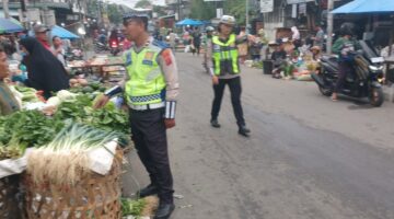 Sat Lantas Polres Pematangsiantar Laksanakan Dikmas Lantas Penling – Penluh di Jalan di Pasar Dwikora