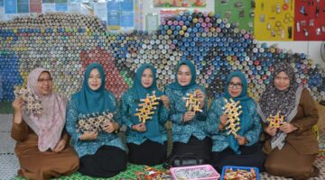 TP PKK Langsa Apresiasi Inovasi Daur Ulang SDN 2, Sampah Disulap Jadi Produk Bernilai Tinggi