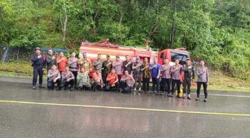 Quick Response Brimob Polda Aceh Tangani Kebakaran Hutan di Lembah Seulawah