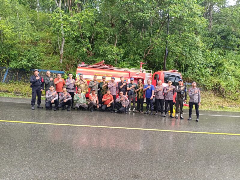 Quick Response Brimob Polda Aceh Tangani Kebakaran Hutan di Lembah Seulawah
