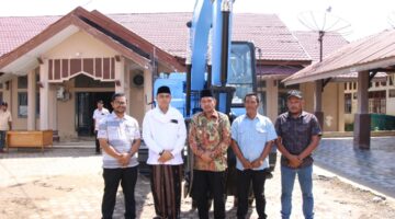 Bupati Pidie Jaya Serahkan Excavator Bantuan KKP RI, Perkuat Pemulihan Perikanan dan Ekonomi Pesisir