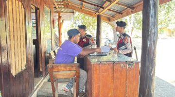 *PATROLI PERINTIS PRESISI POLRES PIDIE JAYA HADIR DI TENGAH MASYARAKAT YANG BERLIBUR AKHIR PEKAN DI KAWASAN WISATA PANTAI.*