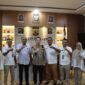 Kapolres Pidie Jaya AKBP Tendri Wardi, S.Pt., S.I.K., M.H. menerima kunjungan silaturahmi dari Kasubbag Umum BNNK Pidie Jaya Fakriyadi, S.H.I. di Mapolres Pidie Jaya, Gampong Teungklut, Kecamatan Trienggadeng, Kabupaten Pidie Jaya, Kamis (6/8/2026) pukul 10.00 WIB.