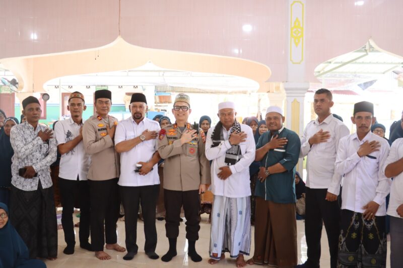 Kapolres Pidie Jaya AKBP Tendri Wardi, S.Pt., S.I.K., M.H. melaksanakan kegiatan silaturahmi bersama Pimpinan Dayah Istiqamatuddin Darul Faizin Babul Muarif Jangkabuya, Tgk.H.Imran Umar Kabupaten Pidie Jaya, Kamis (6/8/2026