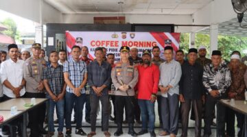 Kapolres Pidie Jaya AKBP Tendri Wardi, S.Pt., S.I.K., M.H., menggelar kegiatan silaturahmi dan coffee morning bersama Forum Geuchik serta tokoh masyarakat Kecamatan Ulim, Rabu (12/8/2026).