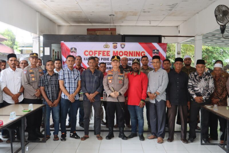 Kapolres Pidie Jaya AKBP Tendri Wardi, S.Pt., S.I.K., M.H., menggelar kegiatan silaturahmi dan coffee morning bersama Forum Geuchik serta tokoh masyarakat Kecamatan Ulim, Rabu (12/8/2026).