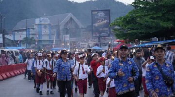 Obor Taptu di Balige Terangi Malam Kemerdekaan