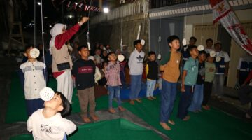 ‎MERAWAT TRADISI DAN KEBERSAMAAN: Mahasiswa KKN MAs Kelompok 91 & 92 Gelar Malam Tirakatan dan Lomba HUT ke-81 RI di Desa Sumbergondo