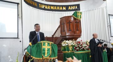 Bupati Toba Hadiri Pentahbisan 59 Pendeta HKBP, Ajak Bersinergi Bentuk Karakter Generasi Muda