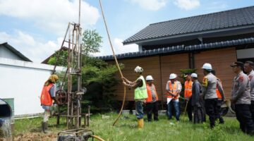 Air Bersih untuk Warga, Kapolres Langsa Tinjau Program Renovasi 40 Sumur Bor