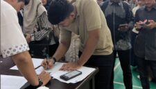 melakukan registrasi ulang dan verifikasi terhadap 298 peserta Program Pelatihan Kerja Tahun 2026, Selasa (4/8/2026).