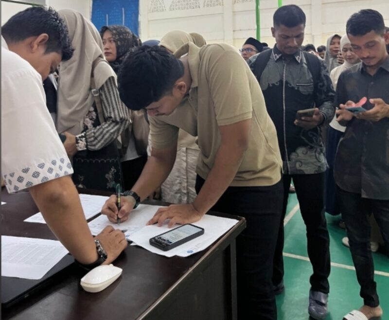 melakukan registrasi ulang dan verifikasi terhadap 298 peserta Program Pelatihan Kerja Tahun 2026, Selasa (4/8/2026).