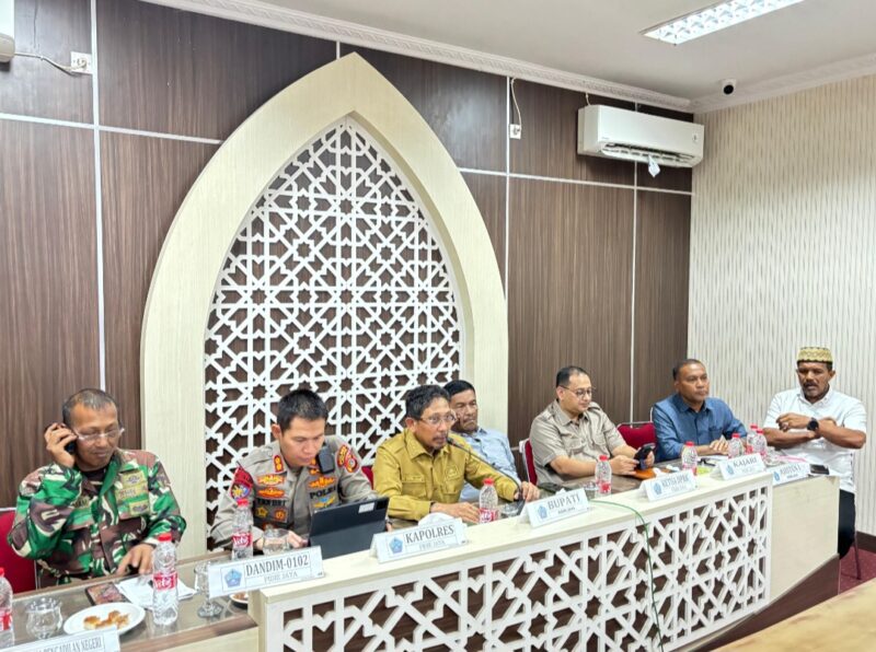 Rapat tersebut berlangsung di Aula II Kantor Bupati Pidie Jaya, Gampong Manyang Cut, Kecamatan Meureudu, Selasa (11/8/2026) malam