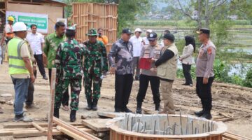 GERAK CEPAT PASCA-REKONSTRUKSI! TIM SATGAS PRR DAN POLISI TURUN LANGSUNG CEK SD IT SEUNONG