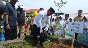 Milad 800 Samudera Pasai, Ayah Wa Gerakkan Penghijauan dan Berbagi dengan 800 Anak Yatim