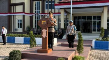 3 BHAYANGKARA BERPRESTASI DI PIDIE JAYA DAPAT PENGHARGAAN, KAPOLRES: TERUS BERIKAN YANG TERBAIK